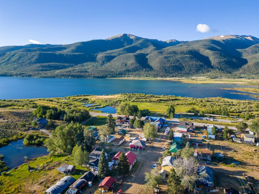 Historic Boho Brothel • Lake Retreat • Fast  Wifi Main Image