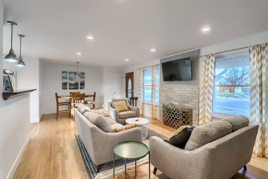 Mid-Mod Home • 3 baths • 2 Living Rms • Yard Main Image