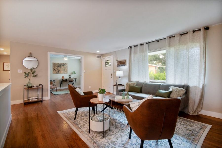 Spacious Retreat  • Ensuite Bedrooms • Large Yard Main Image