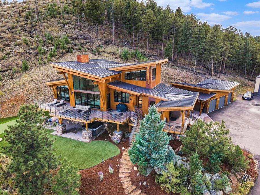 The Bailey Lodge • Private • Hot Tub • Patio+Views Main Image