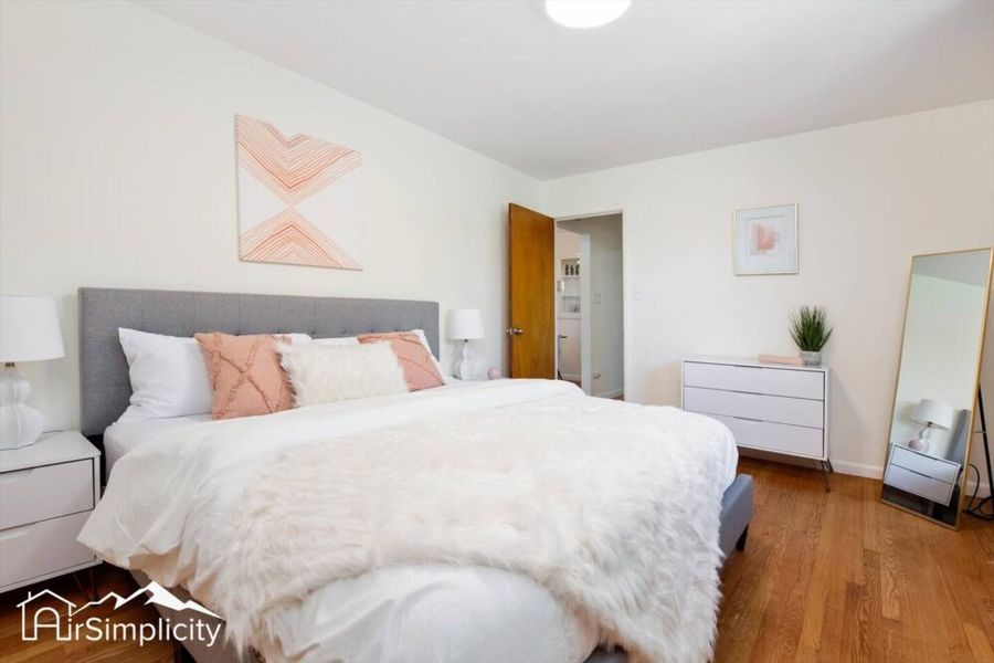 Modern retreat w/ retro games & hammock Main Image