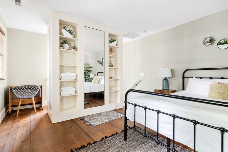 Master Bedroom w/ King Bed!