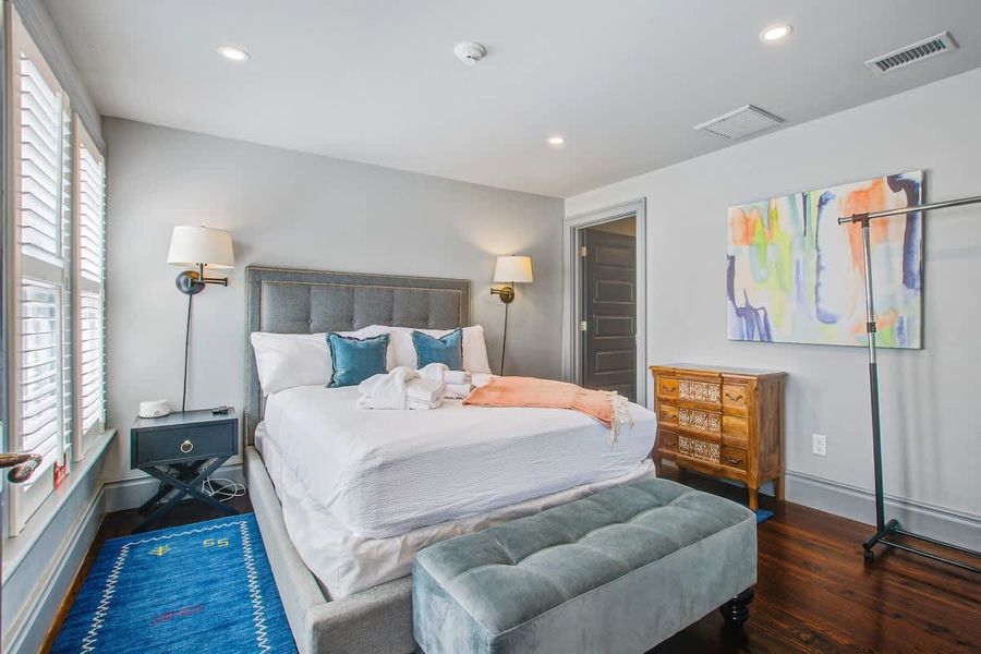 Bedroom #1: Queen Bed