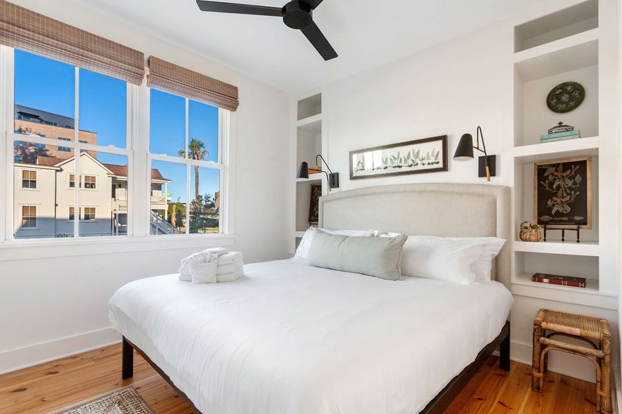 Bedroom #5: King Bed 