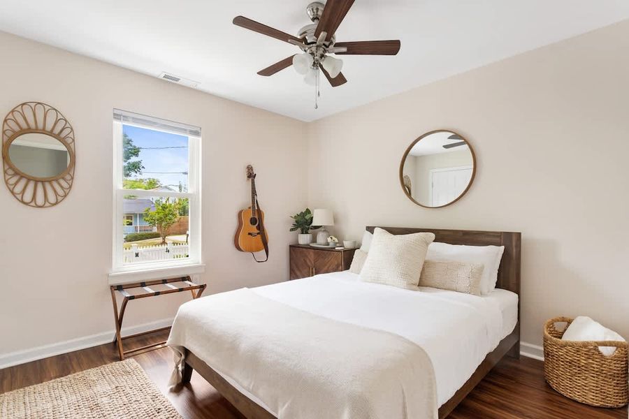 Bedroom #2: Queen Bed 