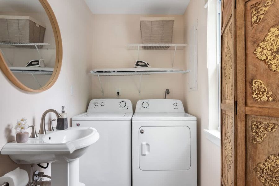 Washer + Dryer 