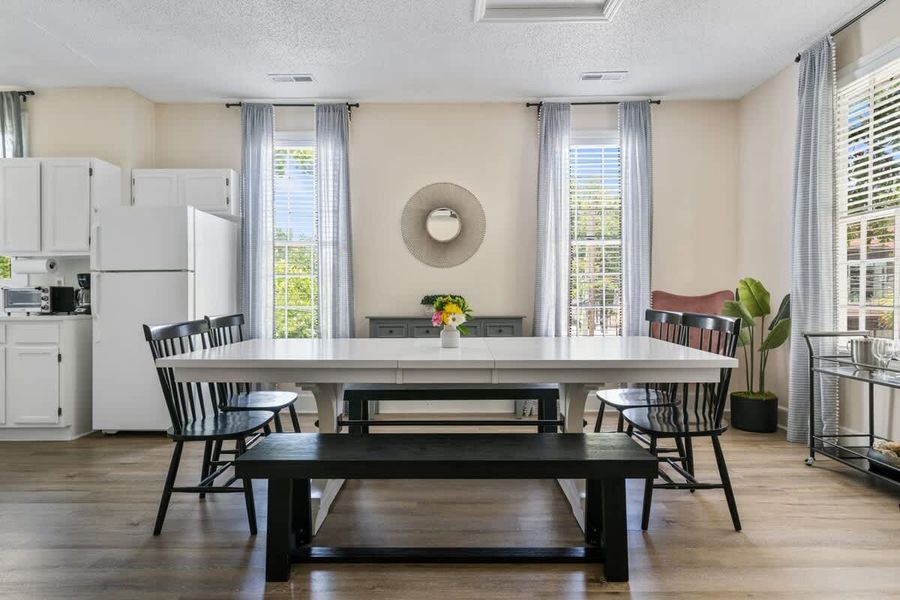 Dining Area #1 with seating for your group! This is a bright and welcoming space!