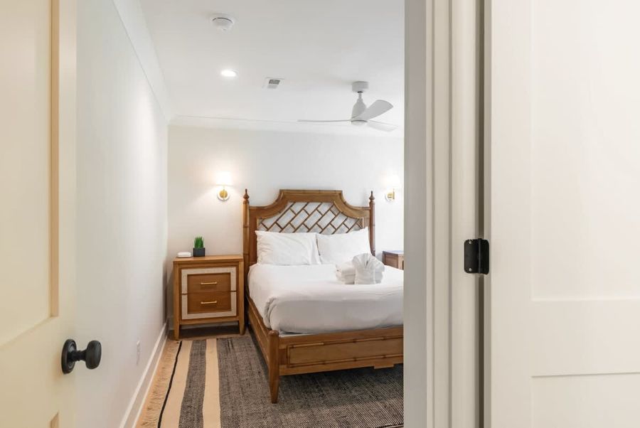 High-quality linens, sheets, and enough pillows to start a small pillow war.