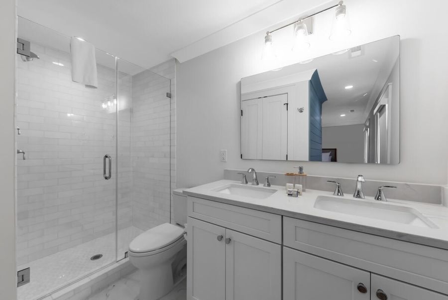 Double vanity in the master bath ensures there are no bath queues in the morning.