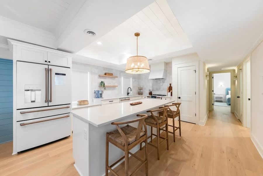 Welcome to the house of your dreams! Let our fully renovated home be the base for a perfect Charleston visit.