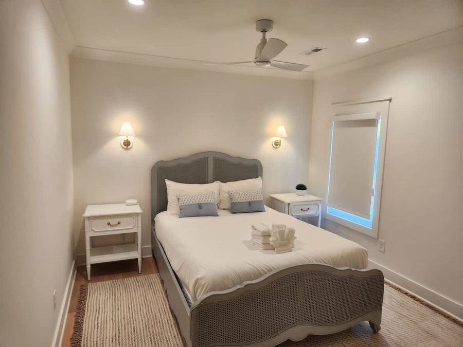 Bedroom 1: Queen bed