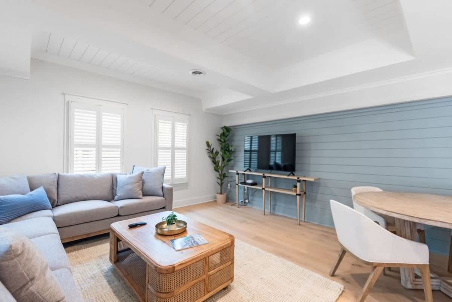 Let the sunshine fill out the space. Large windows allow for plenty of natural light.