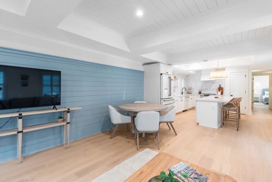 The open-concept design living area allows you to change your settings quickly without missing a moment of fun.