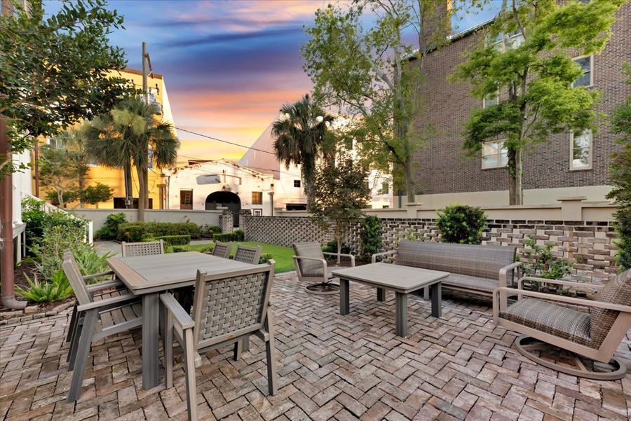 Large outdoor space for the entire group!