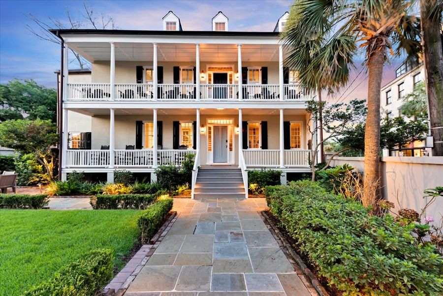 Welcome to your downtown Charleston rental! Explore all things downtown by foot!