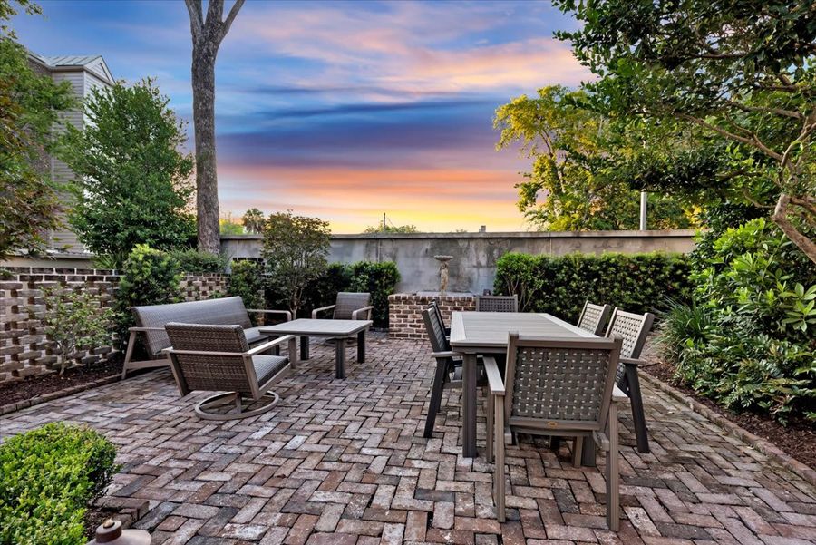 Large outdoor space for the entire group!