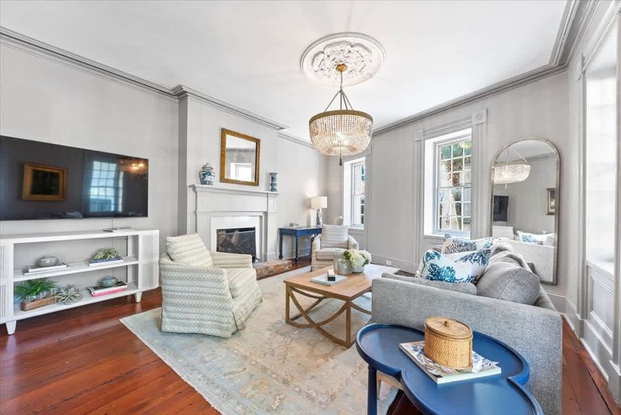 Spacious living room with seating for your entire group
