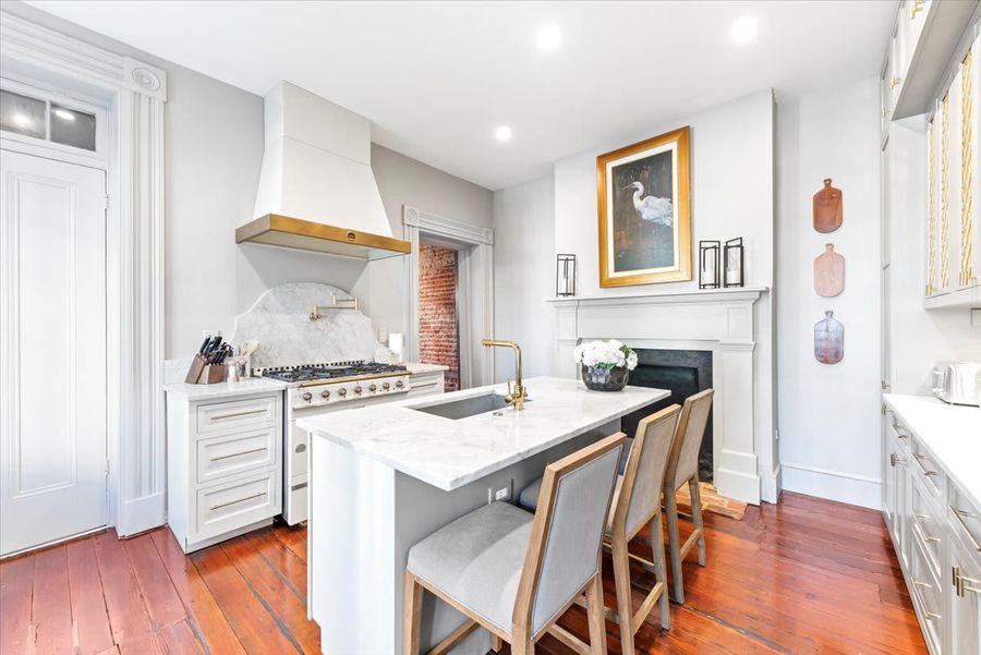 Fully equipped kitchen with everything you need to cook a meal