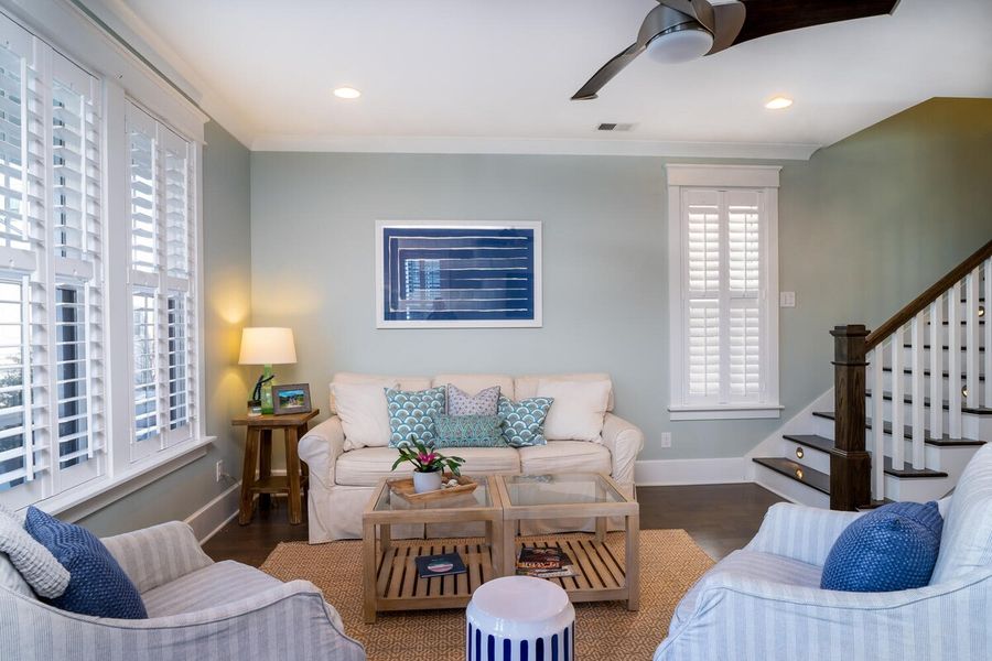 Spacious living room with plenty of seating for your group