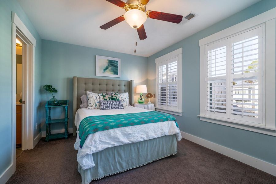 Bedroom 2: Queen Bed