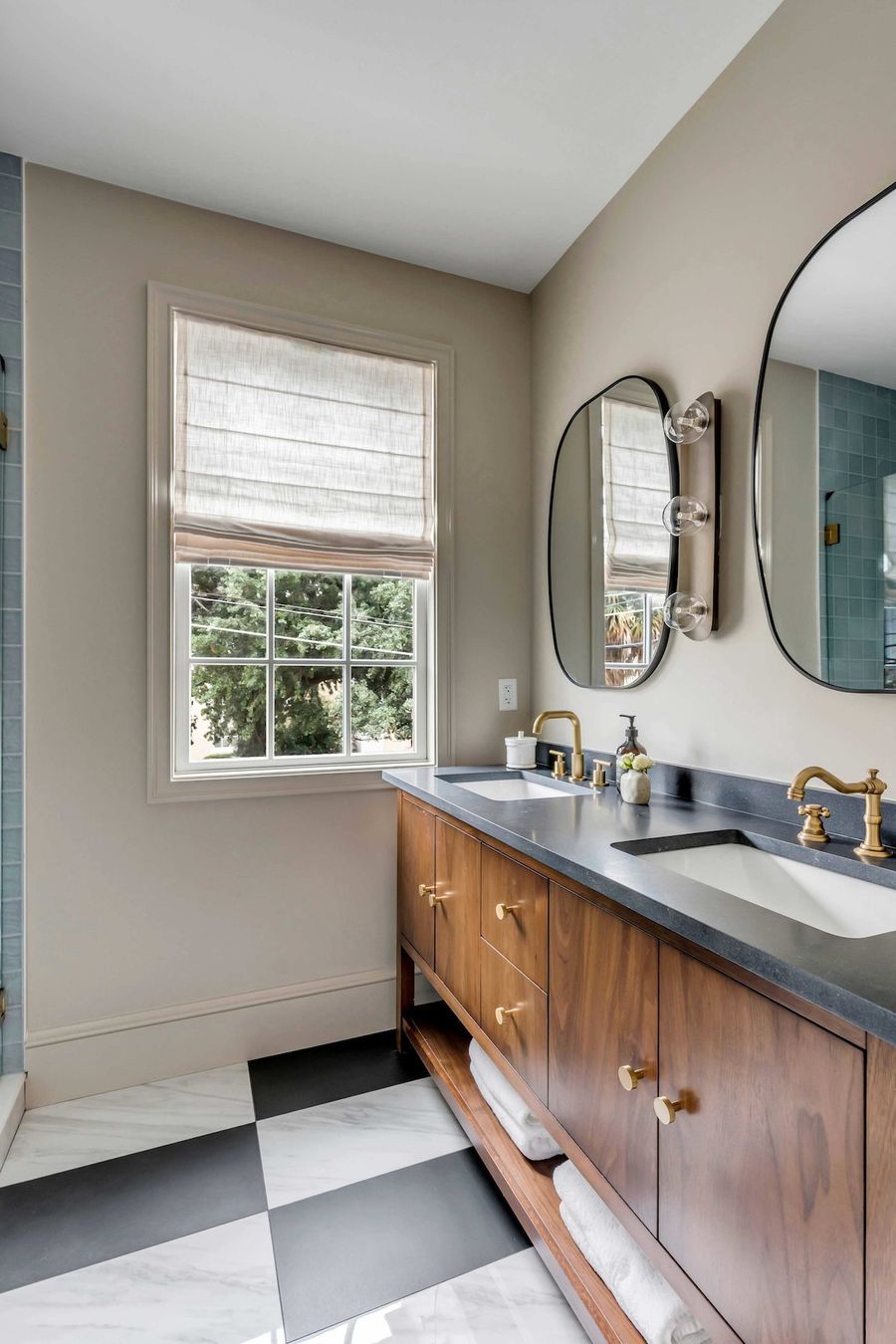 Bathroom 1: Walk-in shower