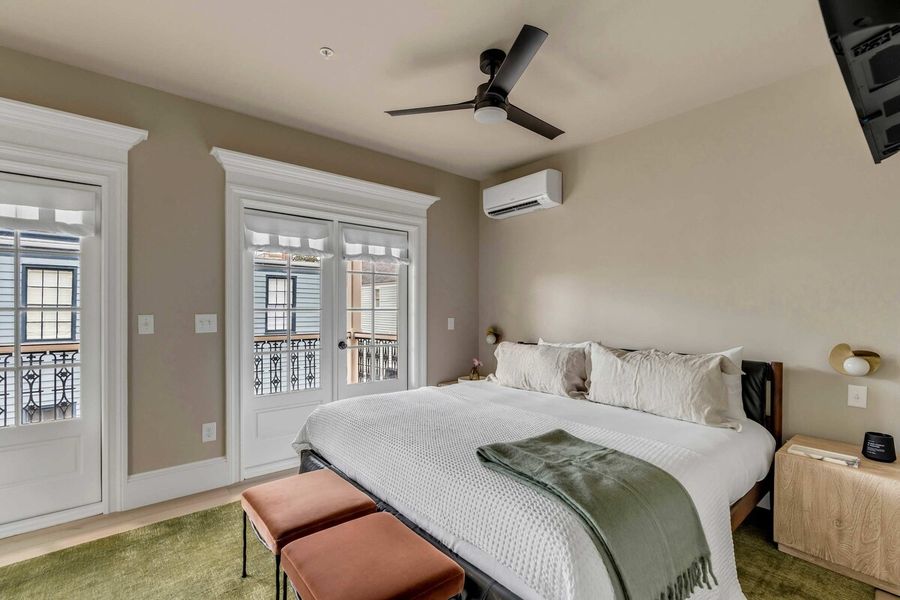 Bedroom 2: King bed