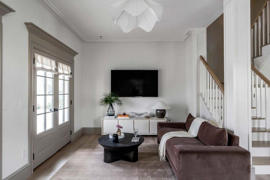 Spacious living room with seating for your entire group!