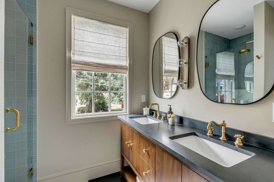 Bathroom 1: Walk-in shower