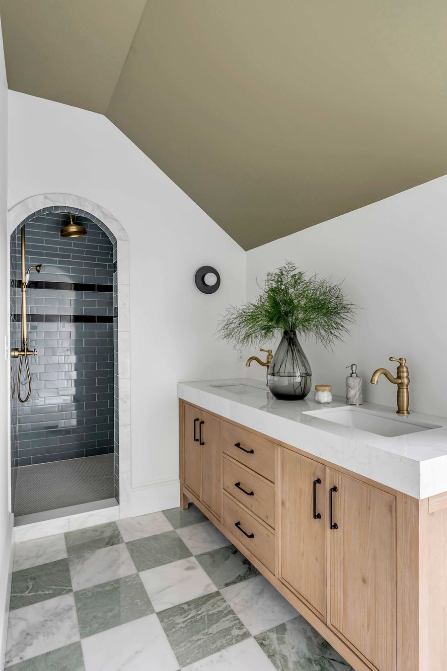 Bathroom 2: Walk-in shower