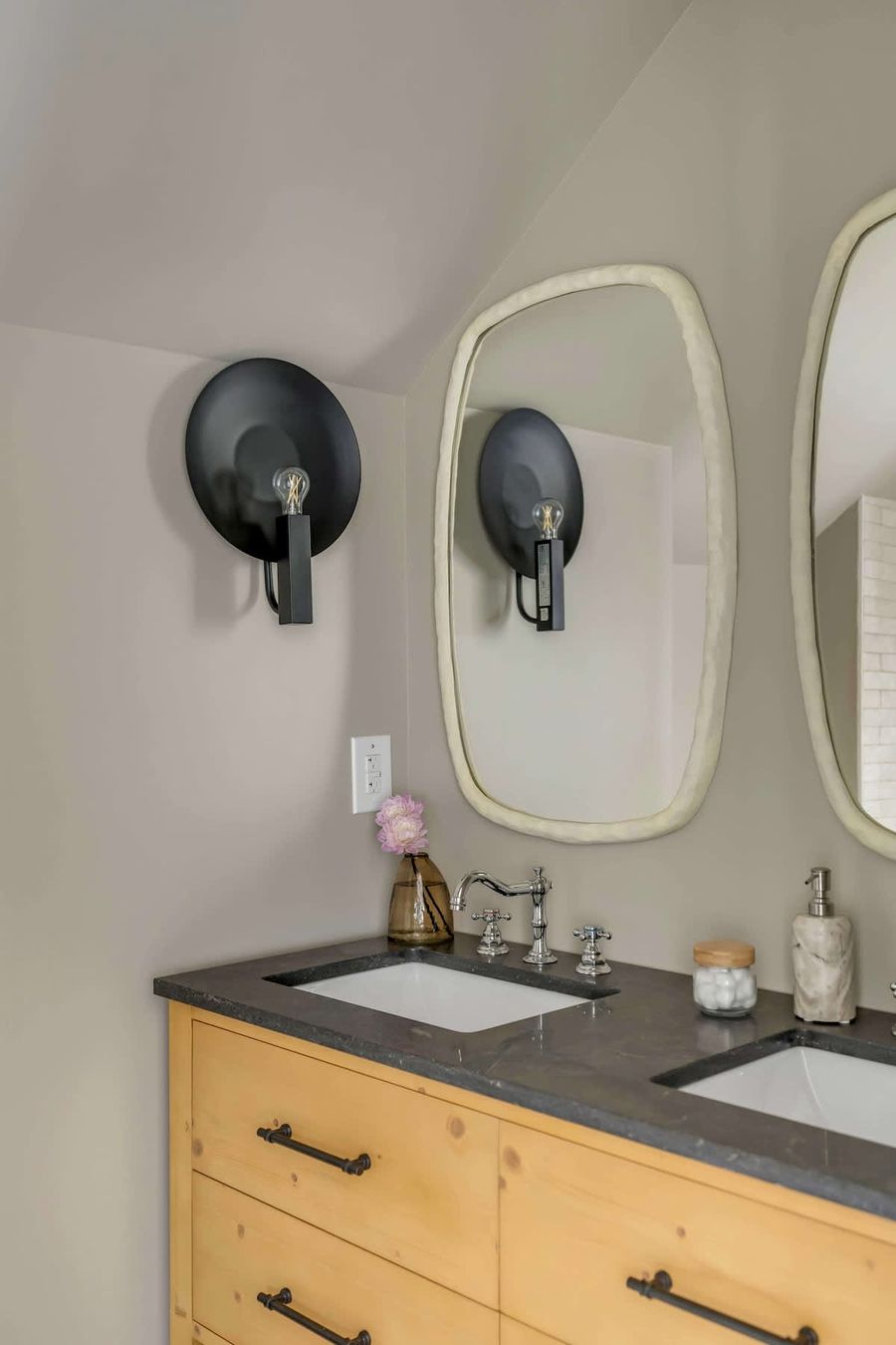 Bathroom 1: Double vanity