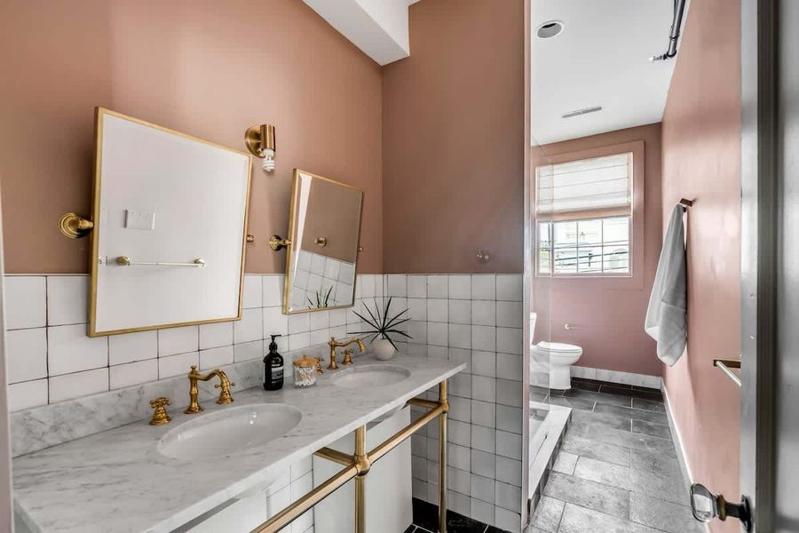 Bathroom 2: Double vanity