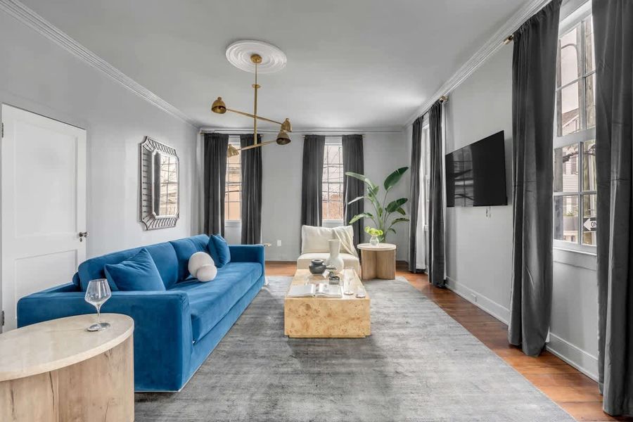 Spacious living room with seating for your entire group!