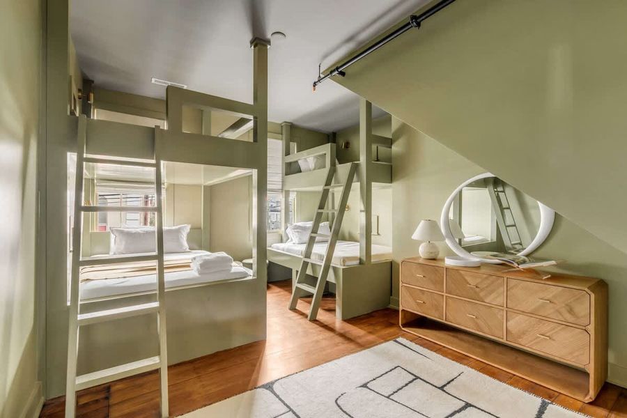 Bedroom 5: Twin Bed x4 (Bunks)