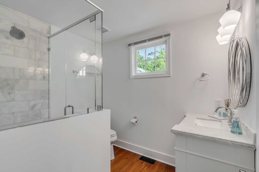 Bathroom 3: Walk-in shower