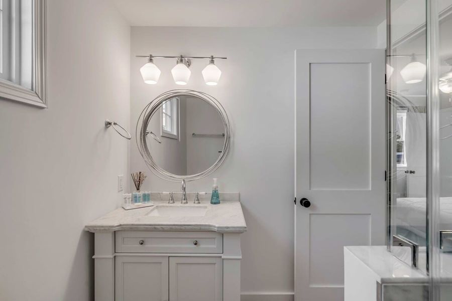 Bathroom 3: Walk-in shower