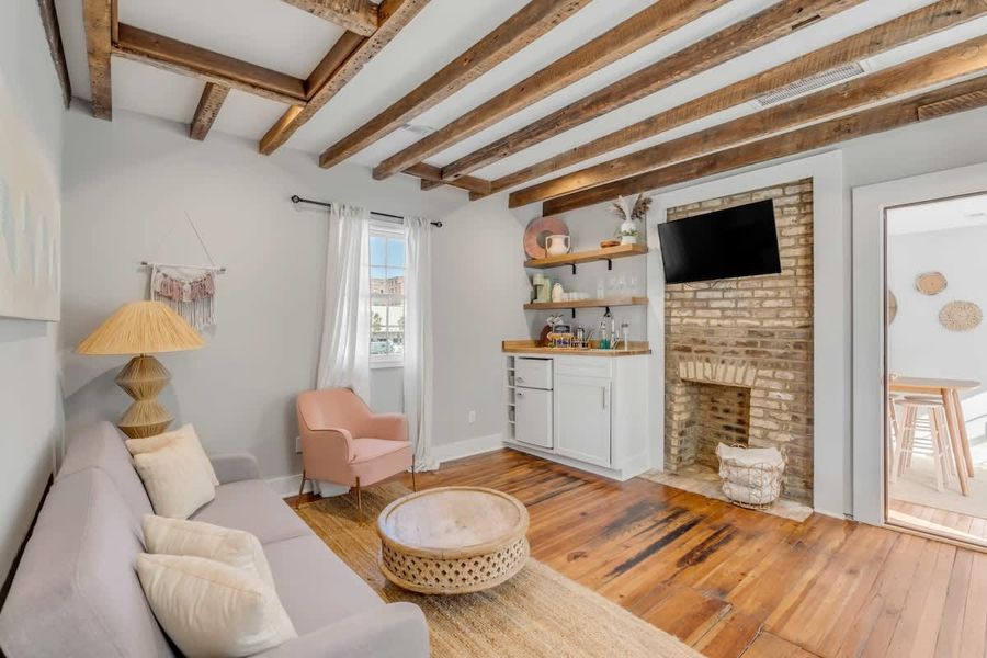 Spacious living room with seating for your entire group!