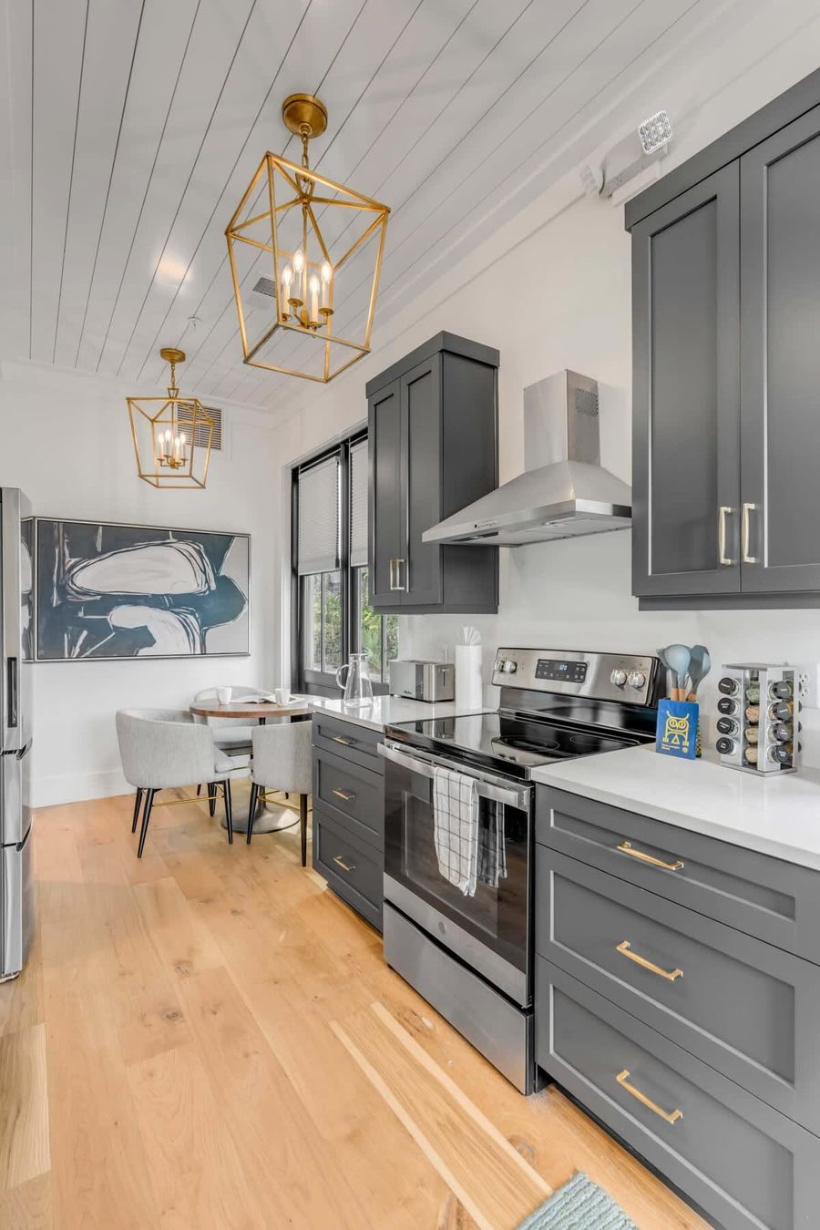 
Fully equipped kitchen with everything you need to cook a meal!