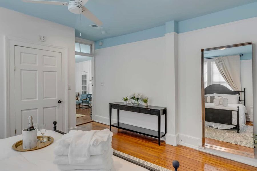 Bedroom 2: King Bed