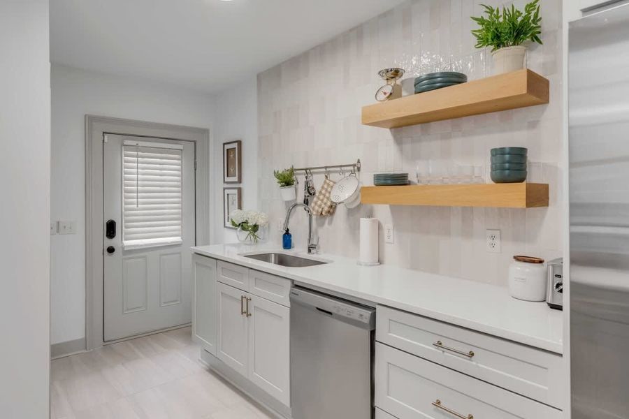 Fully equipped kitchen