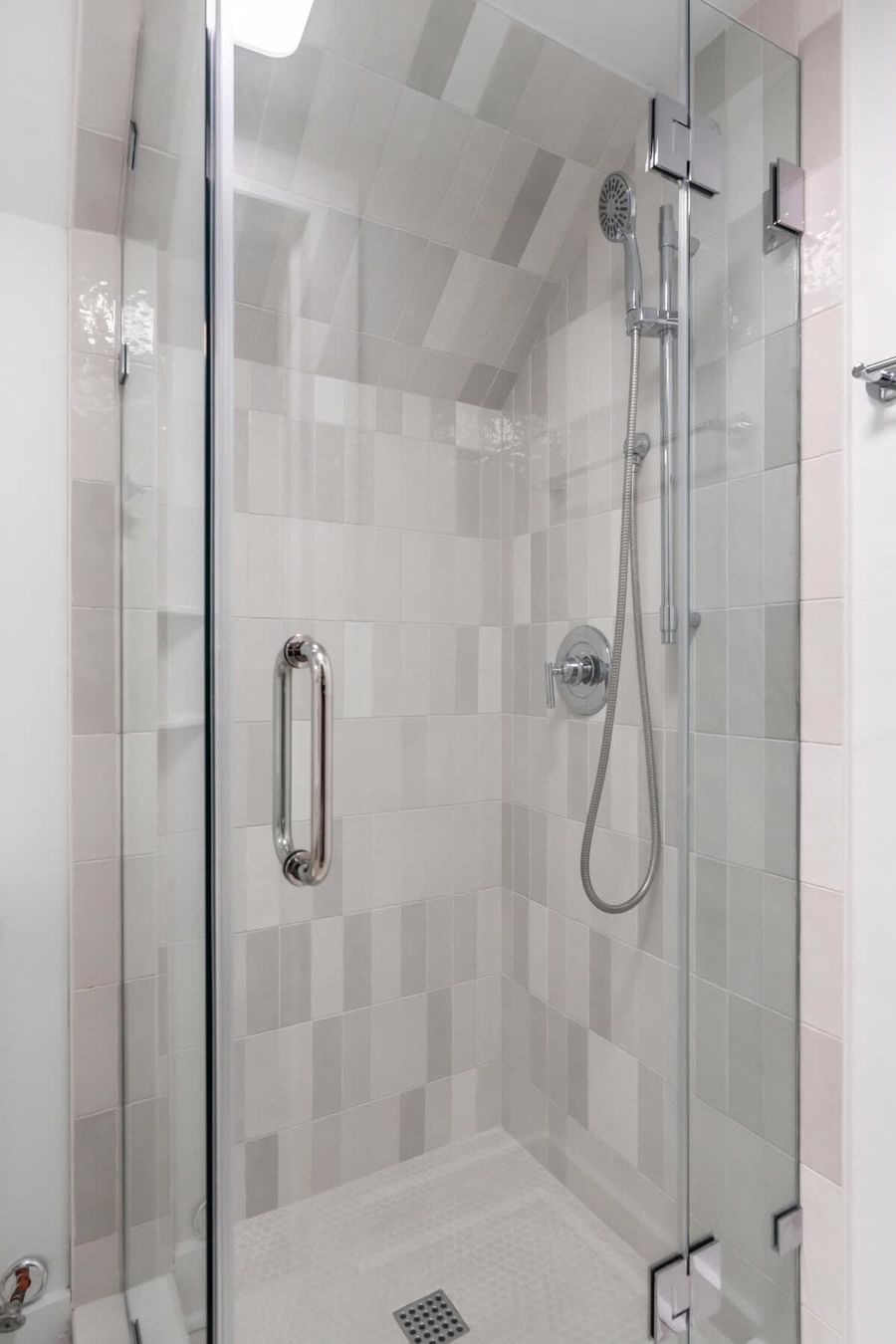 Bathroom 3: Walk-in shower