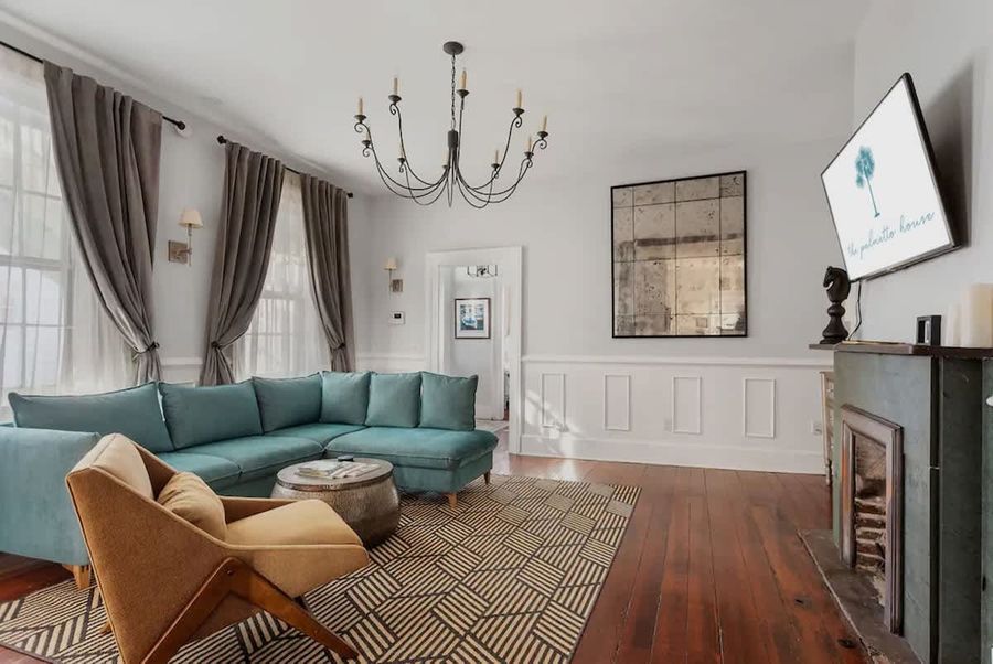 The living room allows for plenty of relaxation space for your group!