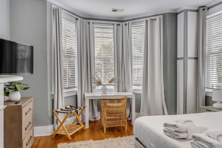 Bedroom 1: King bed