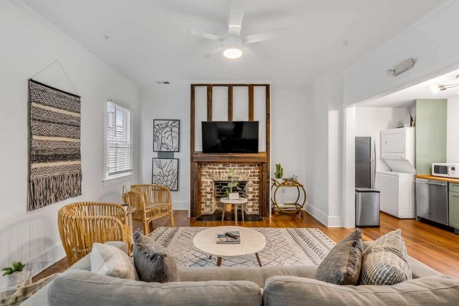 
Welcome to your downtown Charleston rental! Explore all things downtown by foot!