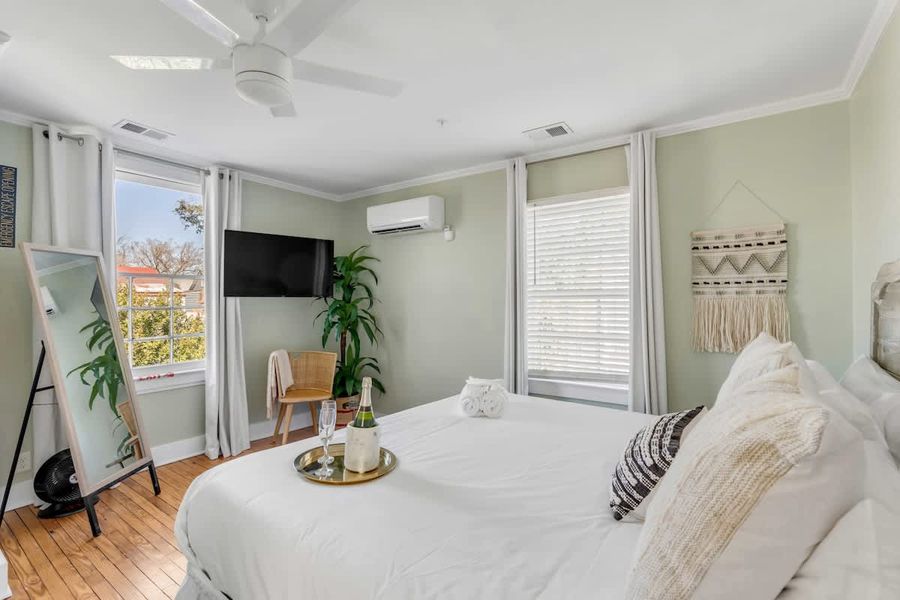 Bedroom 1: King bed