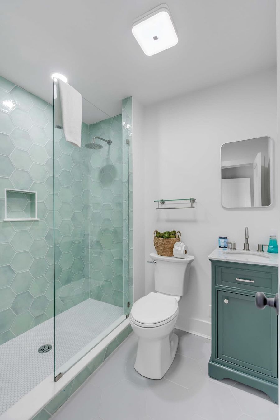 Bathroom 1: Walk-in shower