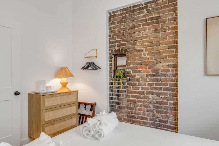 Bedroom 3: King bed