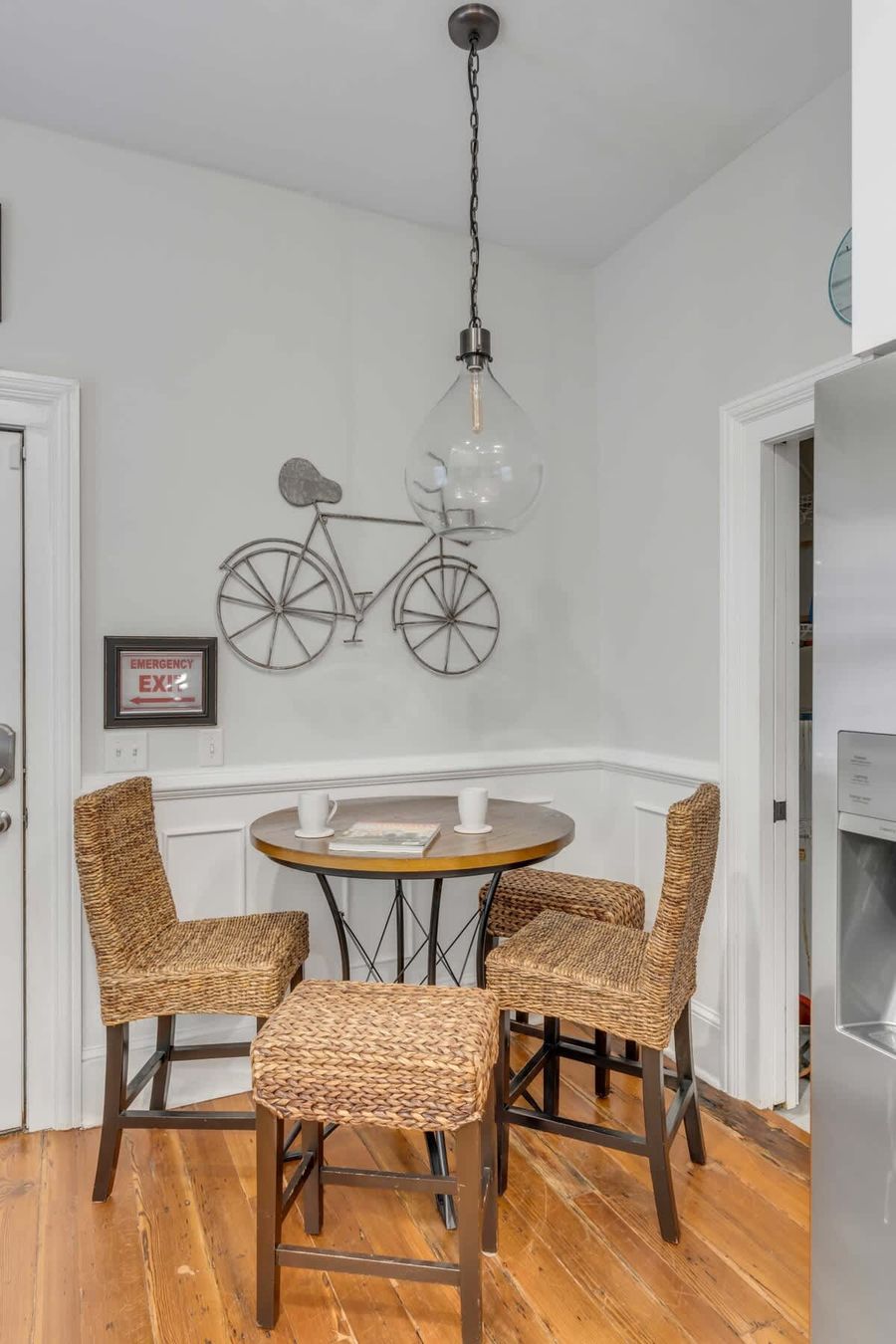 Dining area 1