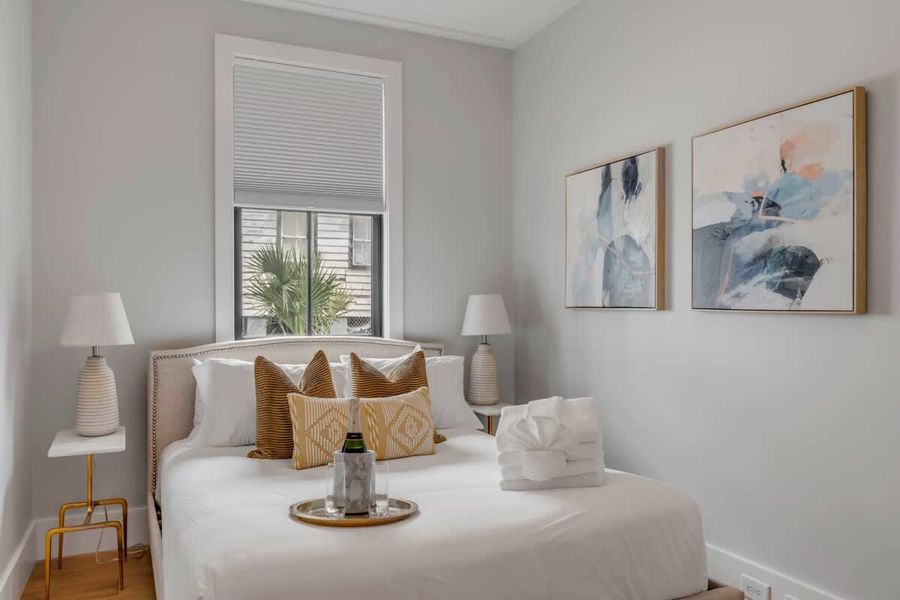 Bedroom 9: Queen Bed