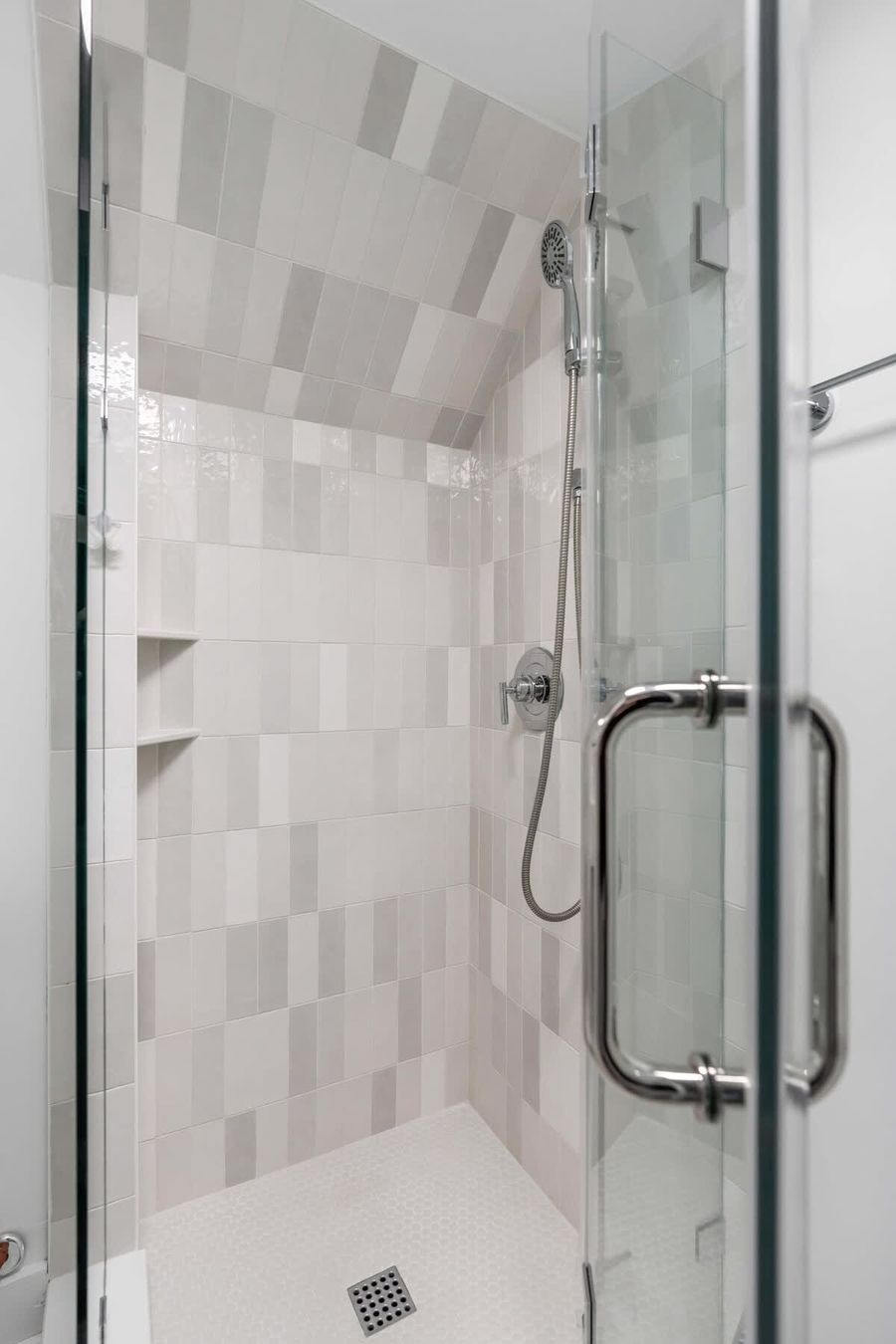 Bathroom 4: Walk-in shower