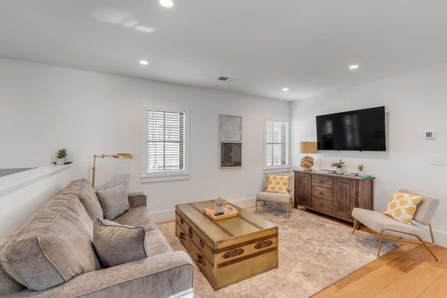 Living room 4